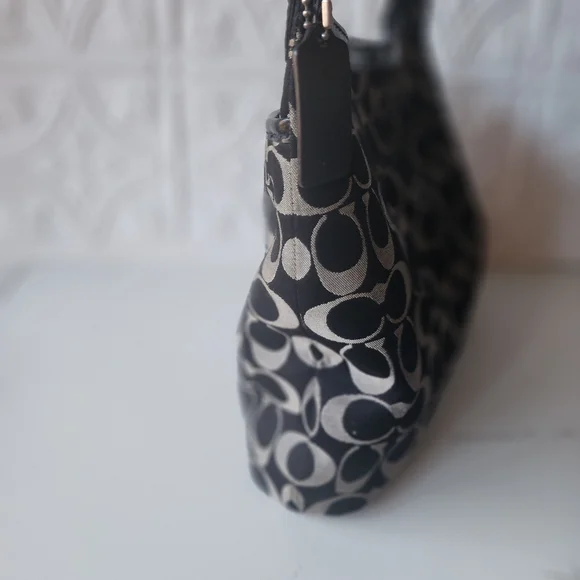 Coach Authentic Signature Black & Tan Handbag - Picture 6 of 9